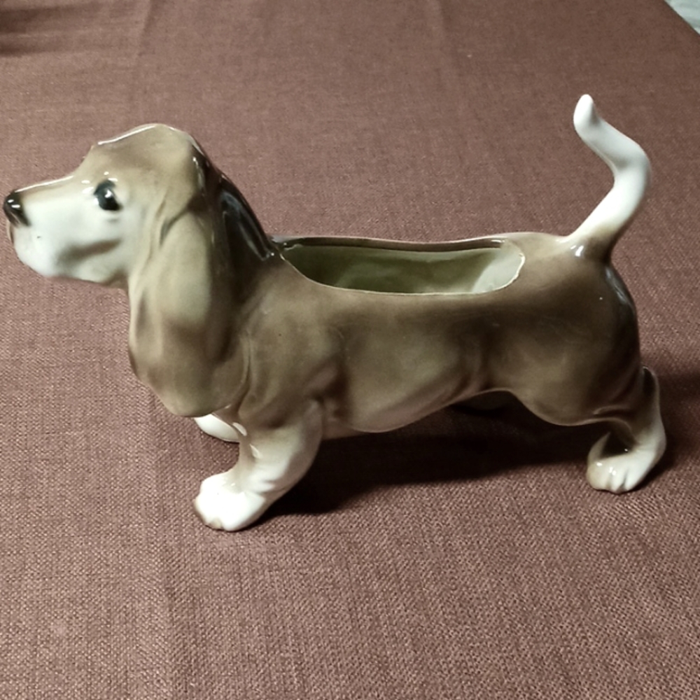 Basset hound planter